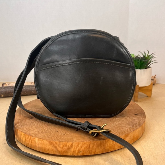 Vintage Coach 0847-306 Round Crossbody Bag – Dark Green Glovetanned Leather - Picture 1 of 17